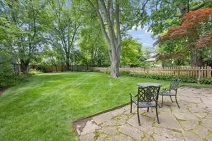 922 Ash St, Winnetka, IL 60093 - Photo 37