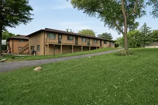322 Maple Dr, Morris, IL 60450 - Photo 3