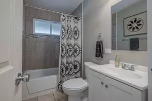 100 Fairwood Dr, Bolingbrook, IL 60440 - Photo 17