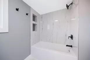 7625 S Clyde Ave, Chicago, IL 60649 - Photo 15