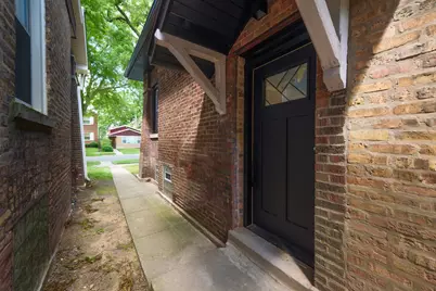 7625 S Clyde Avenue, Chicago, IL 60649 - Photo 3