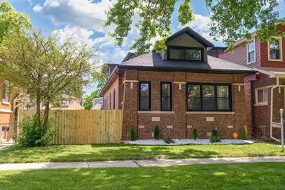 7625 S Clyde Avenue, Chicago, IL 60649 - Photo 1