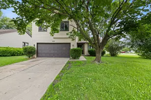 983 Valleyview Dr, Bartlett, IL 60103 - Photo 1
