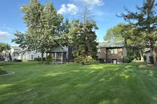 820 Long Meadow Dr, Schaumburg, IL 60193 - Photo 37