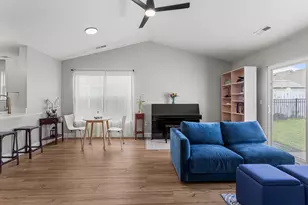 706 Corey Ln, Champaign, IL 61822 - Photo 17