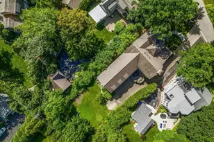 241 Walden Dr, Glencoe, IL 60022 - Photo 33