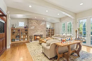 241 Walden Dr, Glencoe, IL 60022 - Photo 9