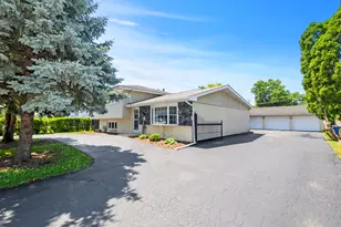 10248 S 80th Ct, Palos Hills, IL 60465 - Photo 1