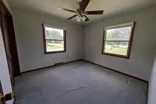 201 Meadow Ln, Monroe Center, IL 61052 - Photo 3