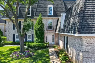 944 N Northwest Hwy, Park Ridge, IL 60068 - Photo 1