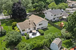 233 Terrance Dr, Naperville, IL 60565 - Photo 3
