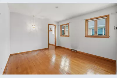 4847 N Sayre Avenue, Chicago, IL 60656 - Photo 17