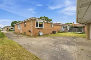 4847 N Sayre Ave, Chicago, IL 60656 - Photo 29