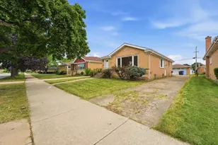 4847 N Sayre Ave, Chicago, IL 60656 - Photo 3