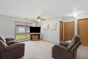 905A Coventry Ln, Sterling, IL 61081 - Photo 7