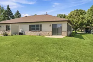 905A Coventry Ln, Sterling, IL 61081 - Photo 3