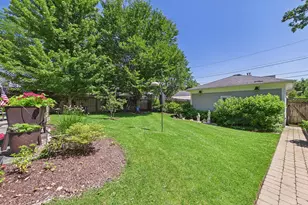 1050 Spruce St, Winnetka, IL 60093 - Photo 3