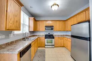 3355 Kentshire Cir, Aurora, IL 60504 - Photo 9