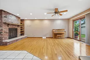 404 Clayton Dr, Watseka, IL 60970 - Photo 9