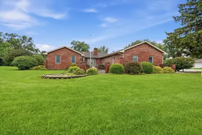 404 Clayton Drive, Watseka, IL 60970 - Photo 1