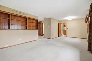404 Clayton Dr, Watseka, IL 60970 - Photo 13