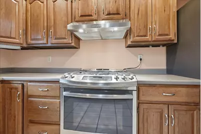 404 Clayton Drive, Watseka, IL 60970 - Photo 5
