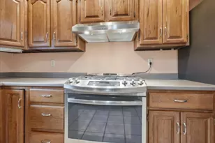 404 Clayton Dr, Watseka, IL 60970 - Photo 5