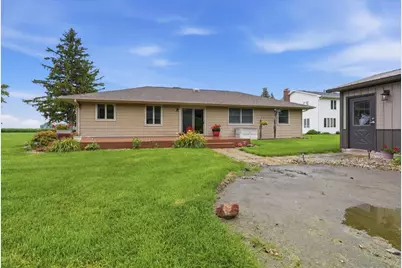 404 Clayton Drive, Watseka, IL 60970 - Photo 27