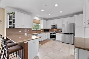 1225 Mallard Ln, Hoffman Estates, IL 60192 - Photo 7