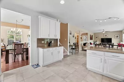1225 Mallard Lane, Hoffman Estates, IL 60192 - Photo 9
