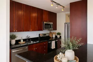 655 W Irving Park Rd, Chicago, IL 60613 - Photo 7