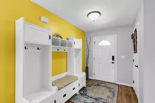 905 Bluegrass Ln, Champaign, IL 61822 - Photo 9
