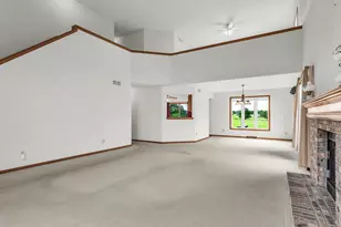 13033 Springhill Dr, Winnebago, IL 61088 - Photo 5
