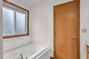13033 Springhill Dr, Winnebago, IL 61088 - Photo 15