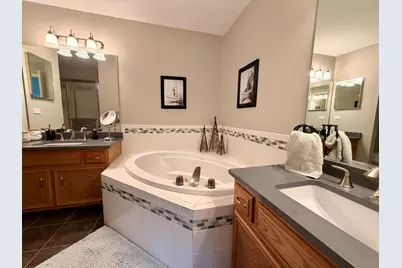300 Savoy Drive, Shorewood, IL 60404 - Photo 29