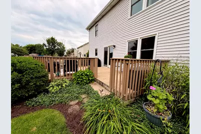 300 Savoy Drive, Shorewood, IL 60404 - Photo 7