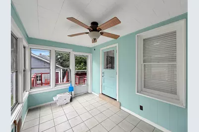 625 W Ringold Street, Freeport, IL 61032 - Photo 15