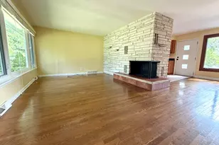 33517 N Greentree Rd, Grayslake, IL 60030 - Photo 3