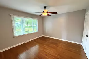33517 N Greentree Rd, Grayslake, IL 60030 - Photo 11