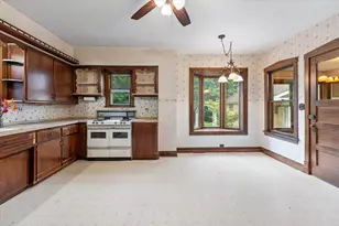 6317 Kirschoff St, Rosemont, IL 60018 - Photo 3
