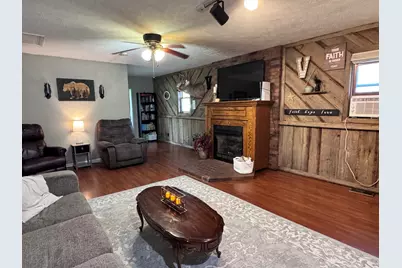 203 W Poplar Street, Odin, IL 62870 - Photo 9