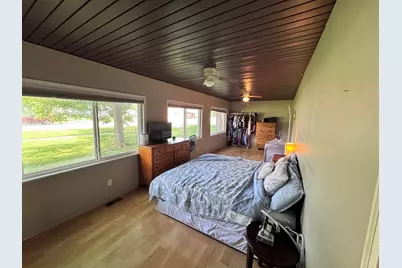 203 W Poplar Street, Odin, IL 62870 - Photo 35