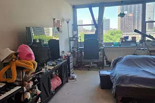 555 W Cornelia Ave, Chicago, IL 60657 - Photo 5