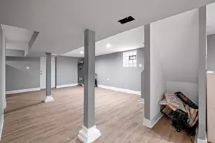 10724 S Prairie Ave, Chicago, IL 60628 - Photo 17