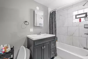 10724 S Prairie Ave, Chicago, IL 60628 - Photo 13