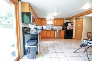 910 Stony Point Rd, Dixon, IL 61021 - Photo 9
