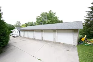 910 Stony Point Rd, Dixon, IL 61021 - Photo 3