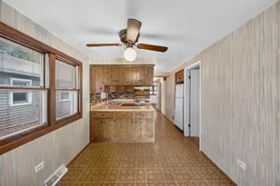 12723 S Marquette Ave, Chicago, IL 60633 - Photo 11