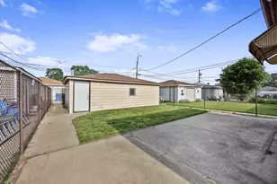 12723 S Marquette Ave, Chicago, IL 60633 - Photo 25