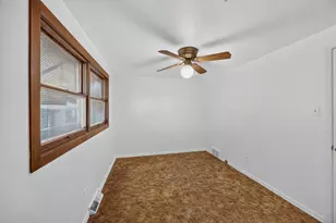 12723 S Marquette Ave, Chicago, IL 60633 - Photo 15